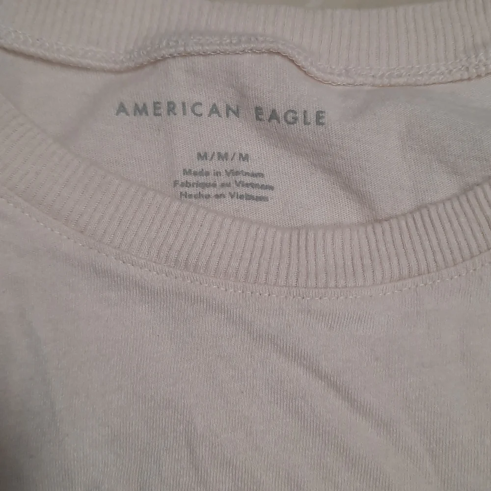 American Eagle Rolled Hem Tshirt - Picture 4 of 4